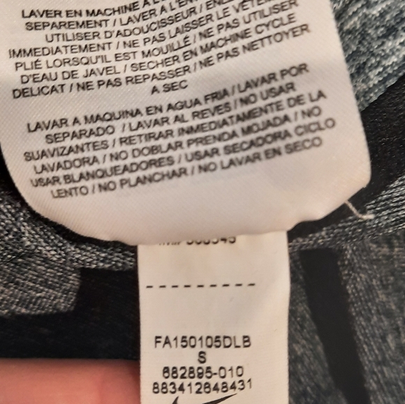 Women's Nike Dri-Fit Knit Seamless Training Muscle Tank Top Size S BLACK - Picture 6 of 6